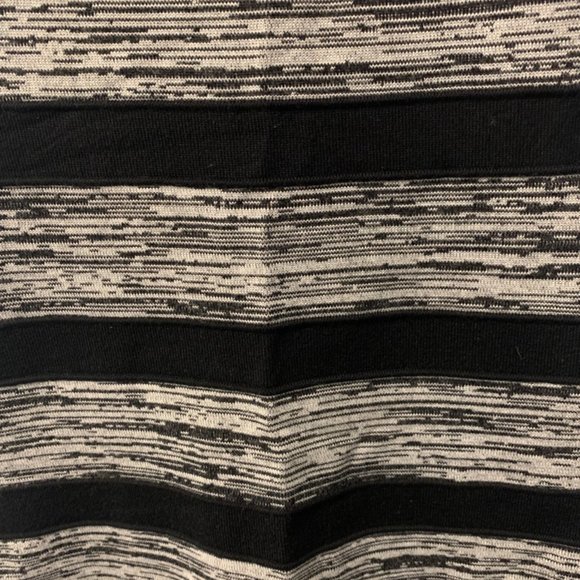 FOREVER 21 Sleeveless Fitted Bodycon Black & Silver Size Small Sweater Dress - Picture 5 of 7